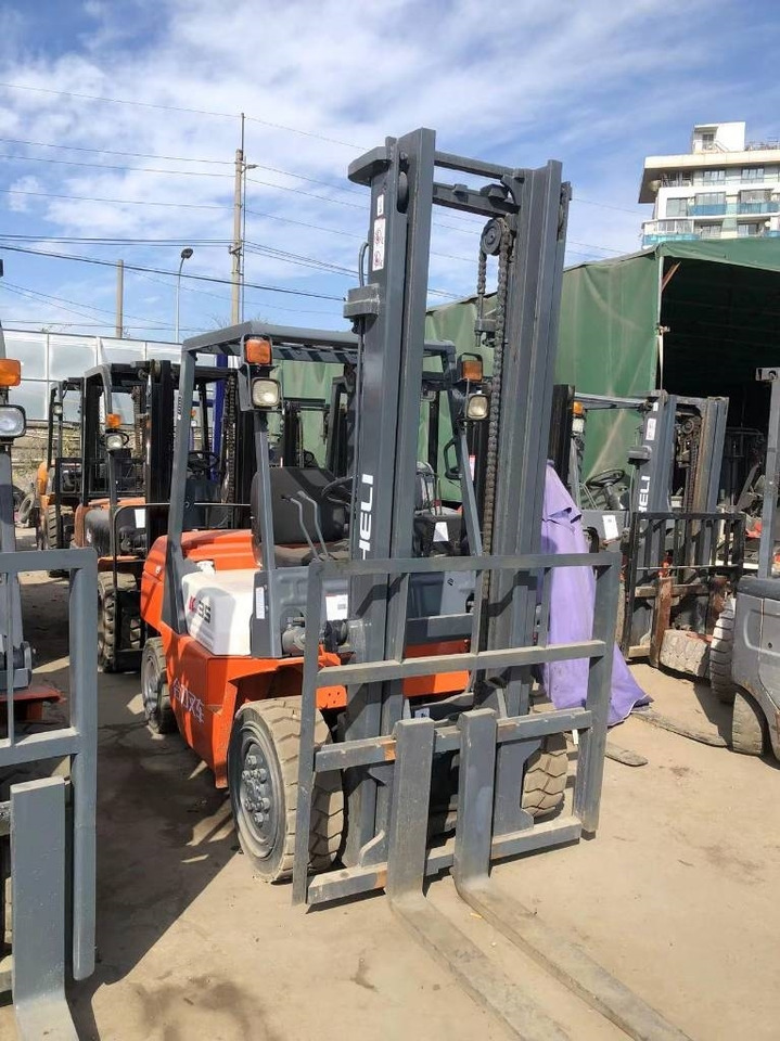 Heli FD 30 - Diesel heftruck: afbeelding 2 Heli FD 30 - Diesel heftruck: afbeelding 2