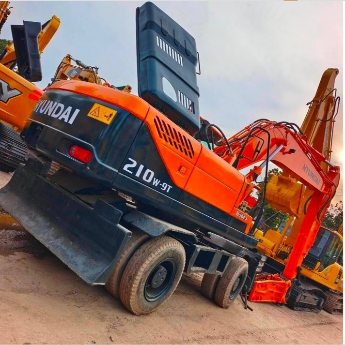 Hyundai 210 w-9 - Rupsgraafmachine: afbeelding 3 Hyundai 210 w-9 - Rupsgraafmachine: afbeelding 3