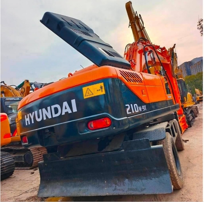 Hyundai 210 w-9 - Rupsgraafmachine: afbeelding 2 Hyundai 210 w-9 - Rupsgraafmachine: afbeelding 2