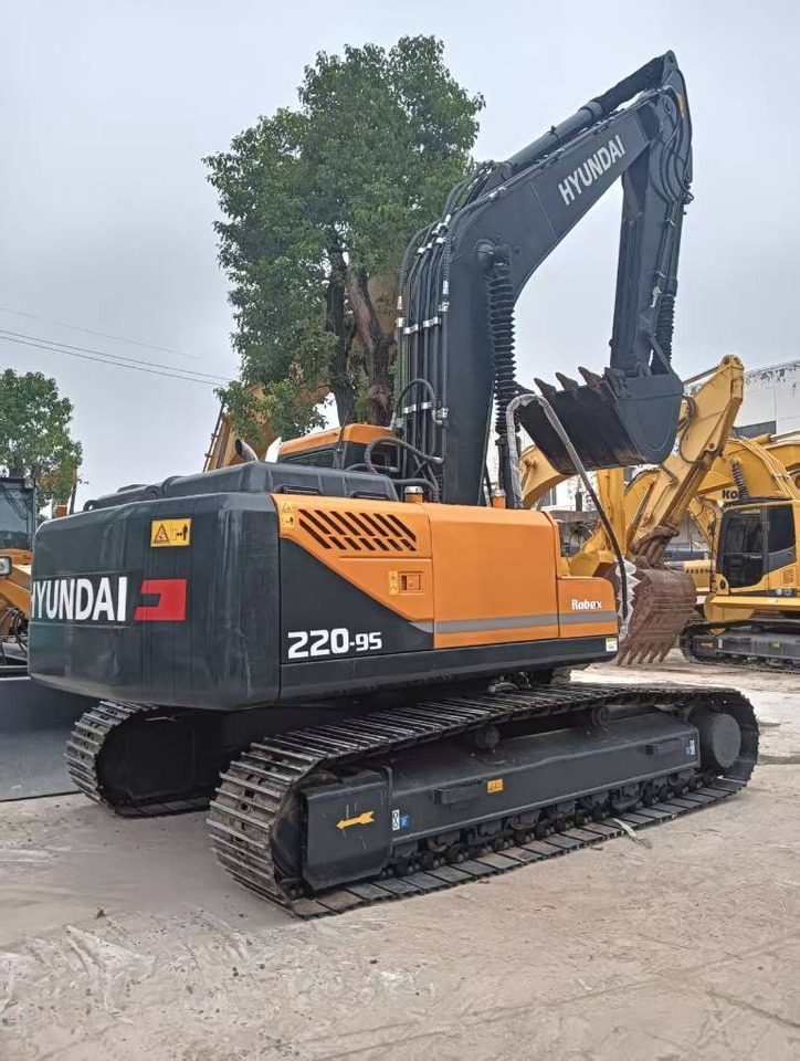 Hyundai 220 LC-9S - Rupsgraafmachine: afbeelding 1 Hyundai 220 LC-9S - Rupsgraafmachine: afbeelding 1