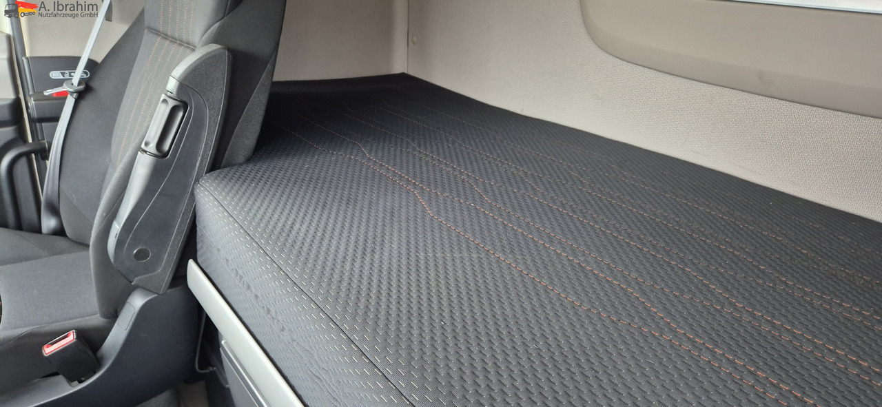 Daf XF 450 FAR Edscha Liftachse auch als Komplettzug !! - Schuifzeilen vrachtwagen: afbeelding 3 Daf XF 450 FAR Edscha Liftachse auch als Komplettzug !! - Schuifzeilen vrachtwagen: afbeelding 3