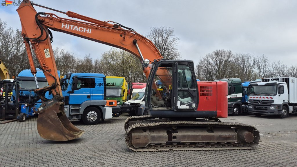 Hitachi 225 USLC - Rupsgraafmachine: afbeelding 1 Hitachi 225 USLC - Rupsgraafmachine: afbeelding 1