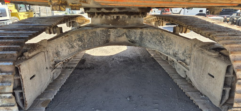 Hitachi ZX 300LCN-6 Schaden imHeckbereich, läuft aber !! 8125 h - Rupsgraafmachine: afbeelding 4 Hitachi ZX 300LCN-6 Schaden imHeckbereich, läuft aber !! 8125 h - Rupsgraafmachine: afbeelding 4