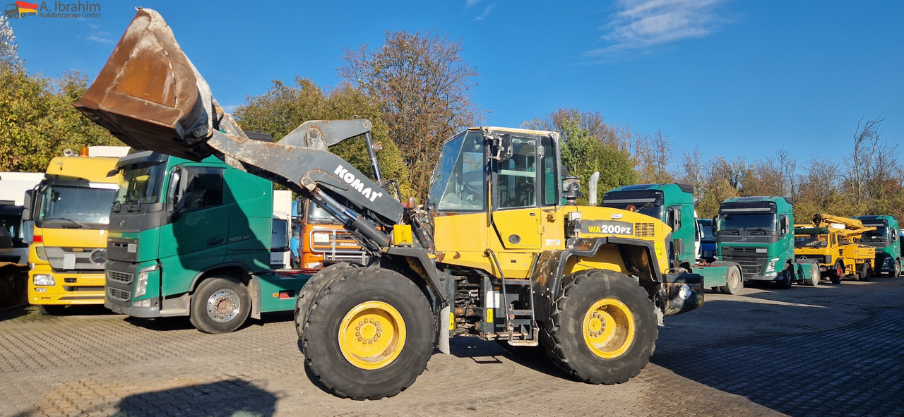 Komatsu WA 200 technisch ok. technische Wartung beim Komatsu Service - Wiellader: afbeelding 1 Komatsu WA 200 technisch ok. technische Wartung beim Komatsu Service - Wiellader: afbeelding 1