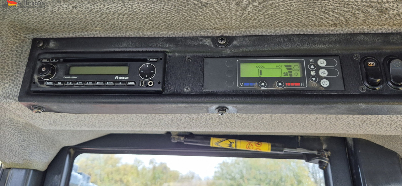Komatsu WA 250 Zustand technisch ok, optisch 3-4 Unterlagen vorhanden - Wiellader: afbeelding 5 Komatsu WA 250 Zustand technisch ok, optisch 3-4 Unterlagen vorhanden - Wiellader: afbeelding 5