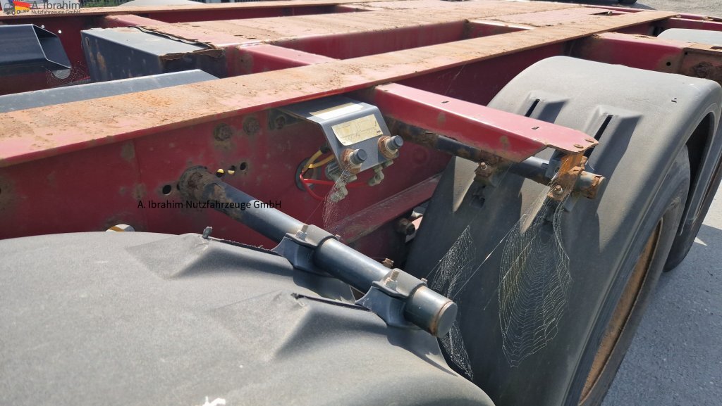 Krone SD Containerchassis 2x 20, 30, 40 ft deutscher Auflieger, ausziehbar - Containertransporter/ Wissellaadbak oplegger: afbeelding 2 Krone SD Containerchassis 2x 20, 30, 40 ft deutscher Auflieger, ausziehbar - Containertransporter/ Wissellaadbak oplegger: afbeelding 2