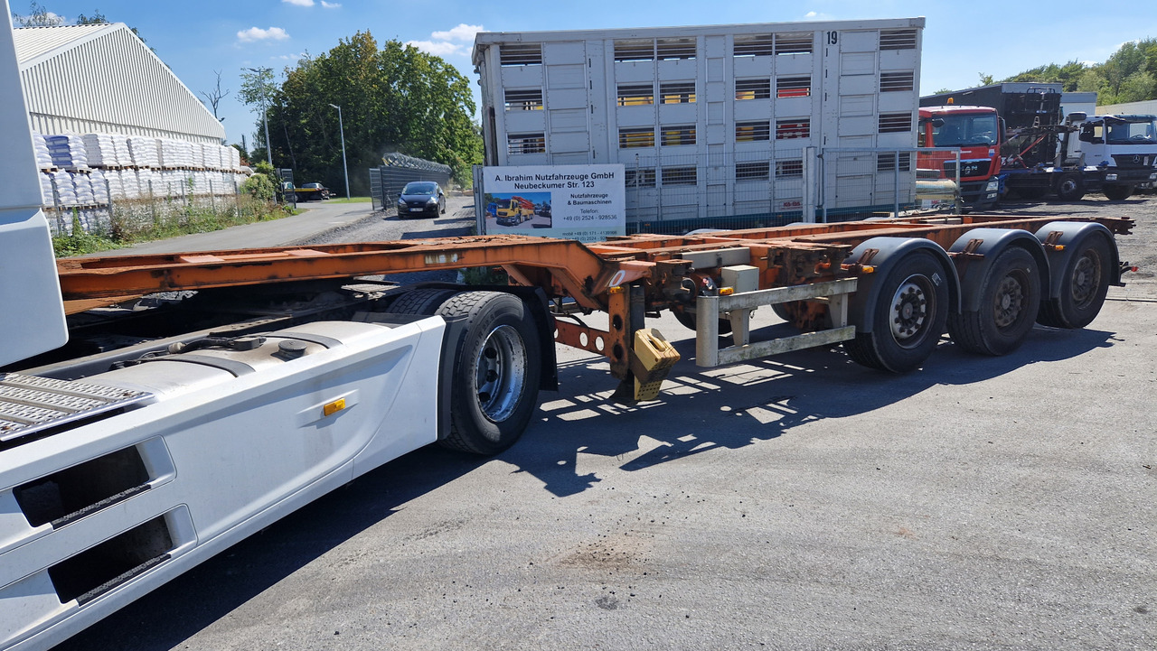 M&V Euro 902K Containerchassis 2x 20, 30, 40 ft Zustand normal - Containertransporter/ Wissellaadbak oplegger: afbeelding 1 M&V Euro 902K Containerchassis 2x 20, 30, 40 ft Zustand normal - Containertransporter/ Wissellaadbak oplegger: afbeelding 1