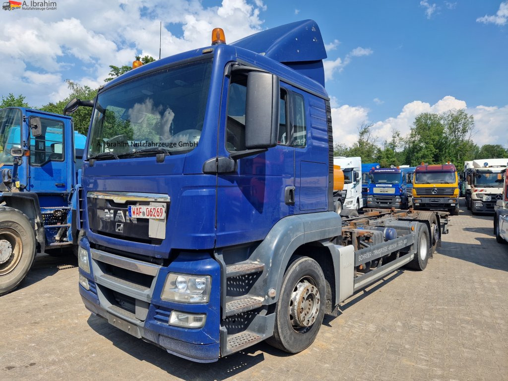 MAN 26.360 Klima Retarder Zustand gut - Containertransporter/ Wissellaadbak vrachtwagen: afbeelding 1 MAN 26.360 Klima Retarder Zustand gut - Containertransporter/ Wissellaadbak vrachtwagen: afbeelding 1