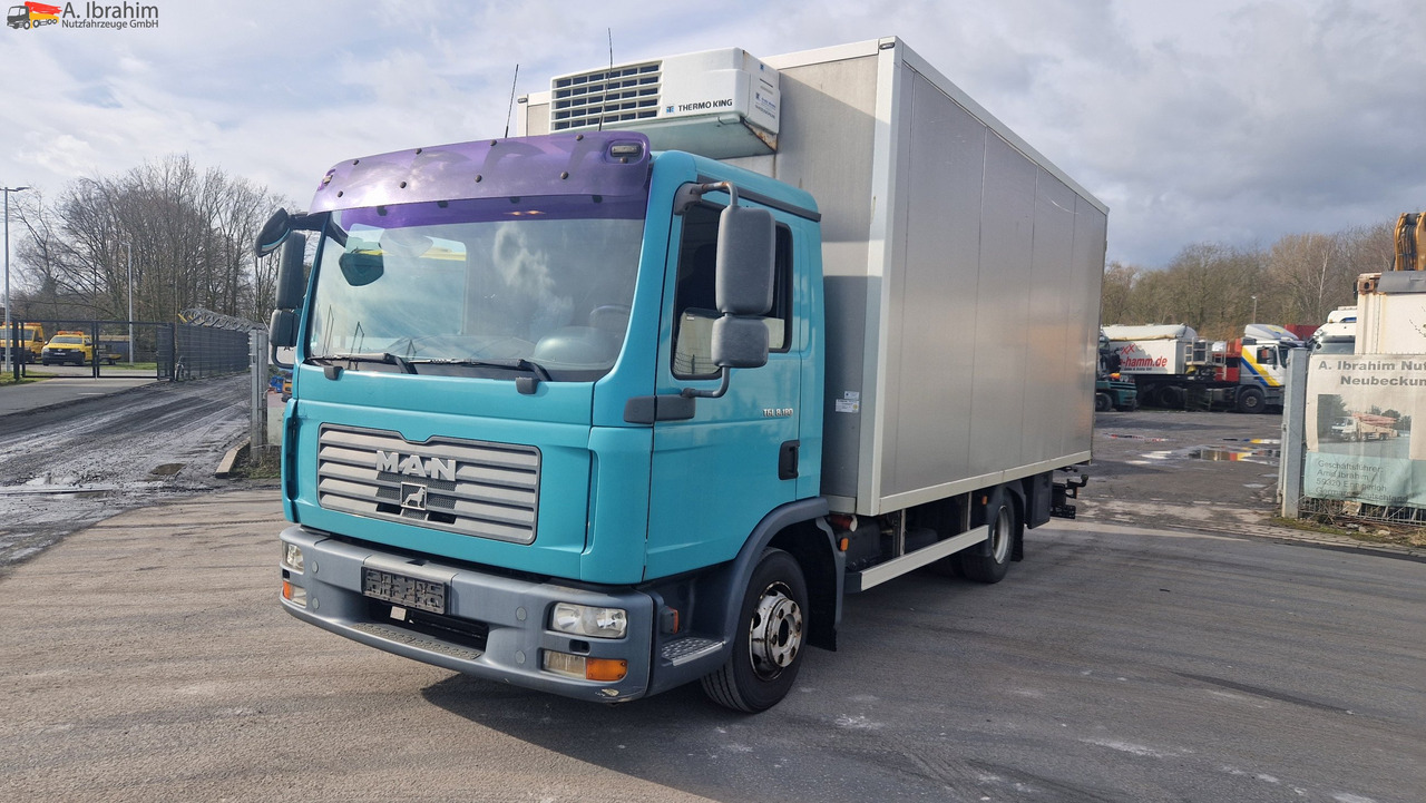 MAN 8.180 Thermokingkühlung - 30 ° sauber, 3. Gang kratzt, voll fahrbereit - Koelwagen vrachtwagen: afbeelding 1 MAN 8.180 Thermokingkühlung - 30 ° sauber, 3. Gang kratzt, voll fahrbereit - Koelwagen vrachtwagen: afbeelding 1