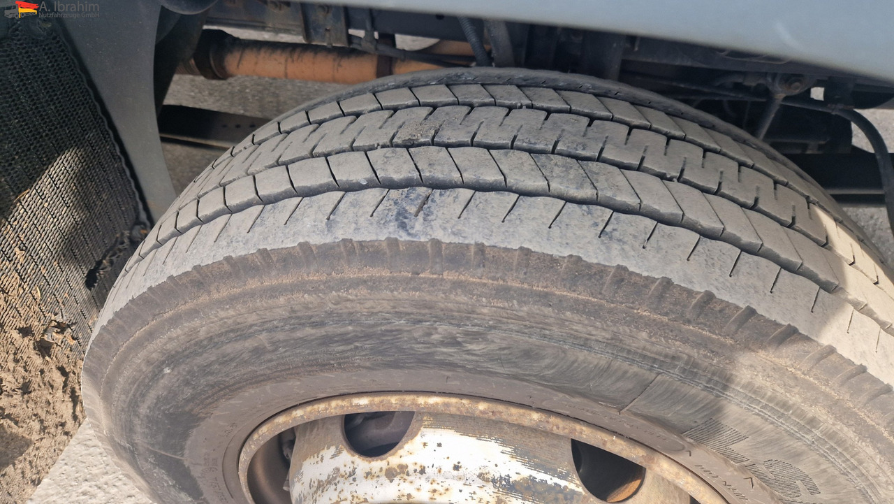 MAN 8.180 Thermokingkühlung - 30 ° sauber, 3. Gang kratzt, voll fahrbereit - Koelwagen vrachtwagen: afbeelding 5 MAN 8.180 Thermokingkühlung - 30 ° sauber, 3. Gang kratzt, voll fahrbereit - Koelwagen vrachtwagen: afbeelding 5