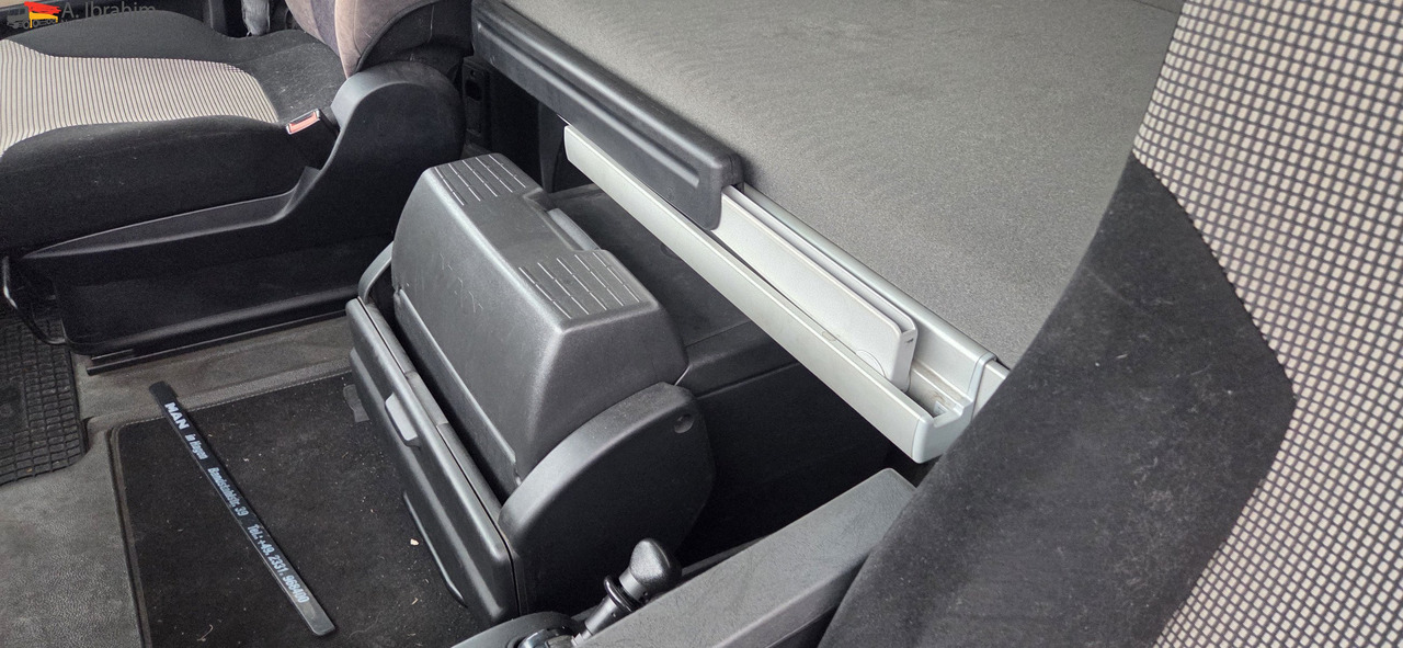 MAN TGX 26.460 6x2 | Lift-Lenkachse | Retarder | Klima | 2 x Vorhanden - Containertransporter/ Wissellaadbak vrachtwagen: afbeelding 5 MAN TGX 26.460 6x2 | Lift-Lenkachse | Retarder | Klima | 2 x Vorhanden - Containertransporter/ Wissellaadbak vrachtwagen: afbeelding 5