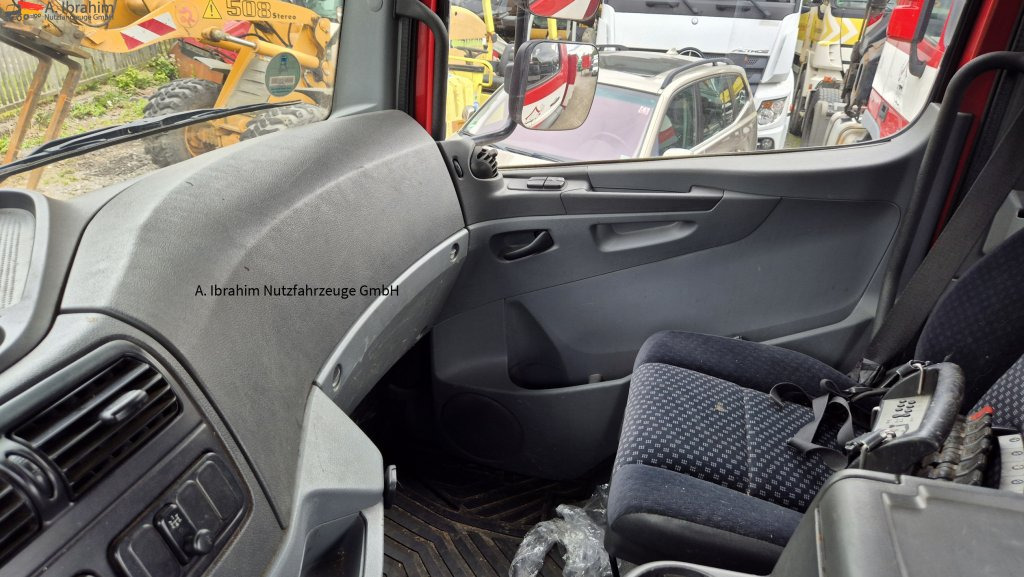 Mercedes-Benz 1829L mit Kran HIAB 111 Hiduo , Funk FB - Vrachtwagen met open laadbak, Kraanwagen: afbeelding 3 Mercedes-Benz 1829L mit Kran HIAB 111 Hiduo , Funk FB - Vrachtwagen met open laadbak, Kraanwagen: afbeelding 3