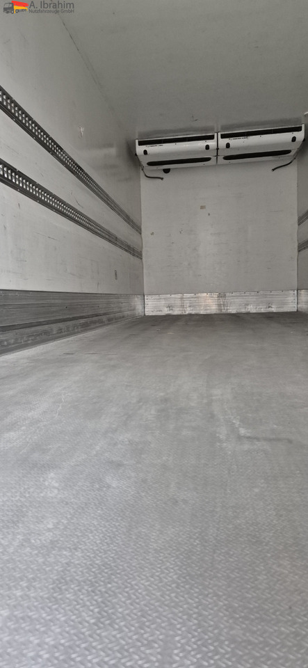 Mercedes-Benz 1830L Thermoking UT1200 - Koelwagen vrachtwagen: afbeelding 4 Mercedes-Benz 1830L Thermoking UT1200 - Koelwagen vrachtwagen: afbeelding 4