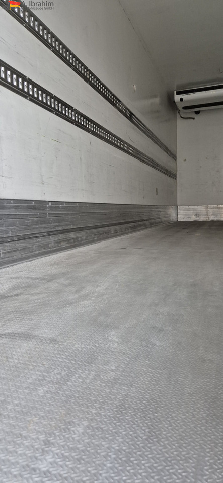 Mercedes-Benz 1830L Thermoking UT1200 - Koelwagen vrachtwagen: afbeelding 3 Mercedes-Benz 1830L Thermoking UT1200 - Koelwagen vrachtwagen: afbeelding 3