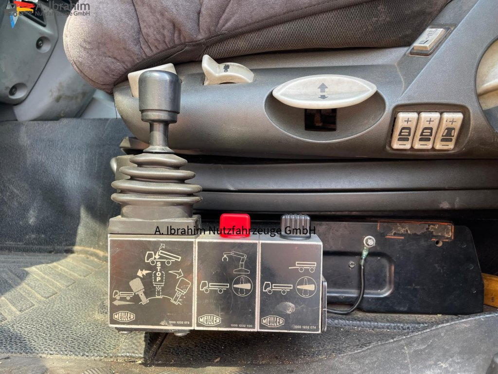 Mercedes-Benz 1836 Meiller 3-Seiten Kipper, Kran Atlas 125.2 A2 mit Funk FB - Kipper vrachtwagen, Kraanwagen: afbeelding 2 Mercedes-Benz 1836 Meiller 3-Seiten Kipper, Kran Atlas 125.2 A2 mit Funk FB - Kipper vrachtwagen, Kraanwagen: afbeelding 2