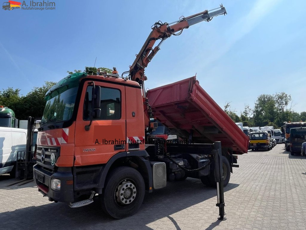 Mercedes-Benz 1836 Meiller 3-Seiten Kipper, Kran Atlas 125.2 A2 mit Funk FB - Kipper vrachtwagen, Kraanwagen: afbeelding 1 Mercedes-Benz 1836 Meiller 3-Seiten Kipper, Kran Atlas 125.2 A2 mit Funk FB - Kipper vrachtwagen, Kraanwagen: afbeelding 1