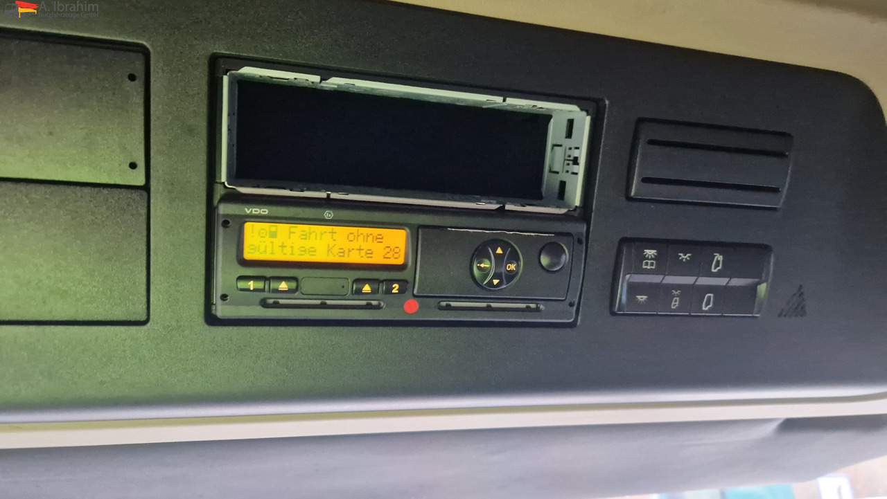 Mercedes-Benz 1845 Retarder Klima, Kühlschrank Edscha, Retarder, LBW, Zustand gut - Schuifzeilen vrachtwagen: afbeelding 4 Mercedes-Benz 1845 Retarder Klima, Kühlschrank Edscha, Retarder, LBW, Zustand gut - Schuifzeilen vrachtwagen: afbeelding 4