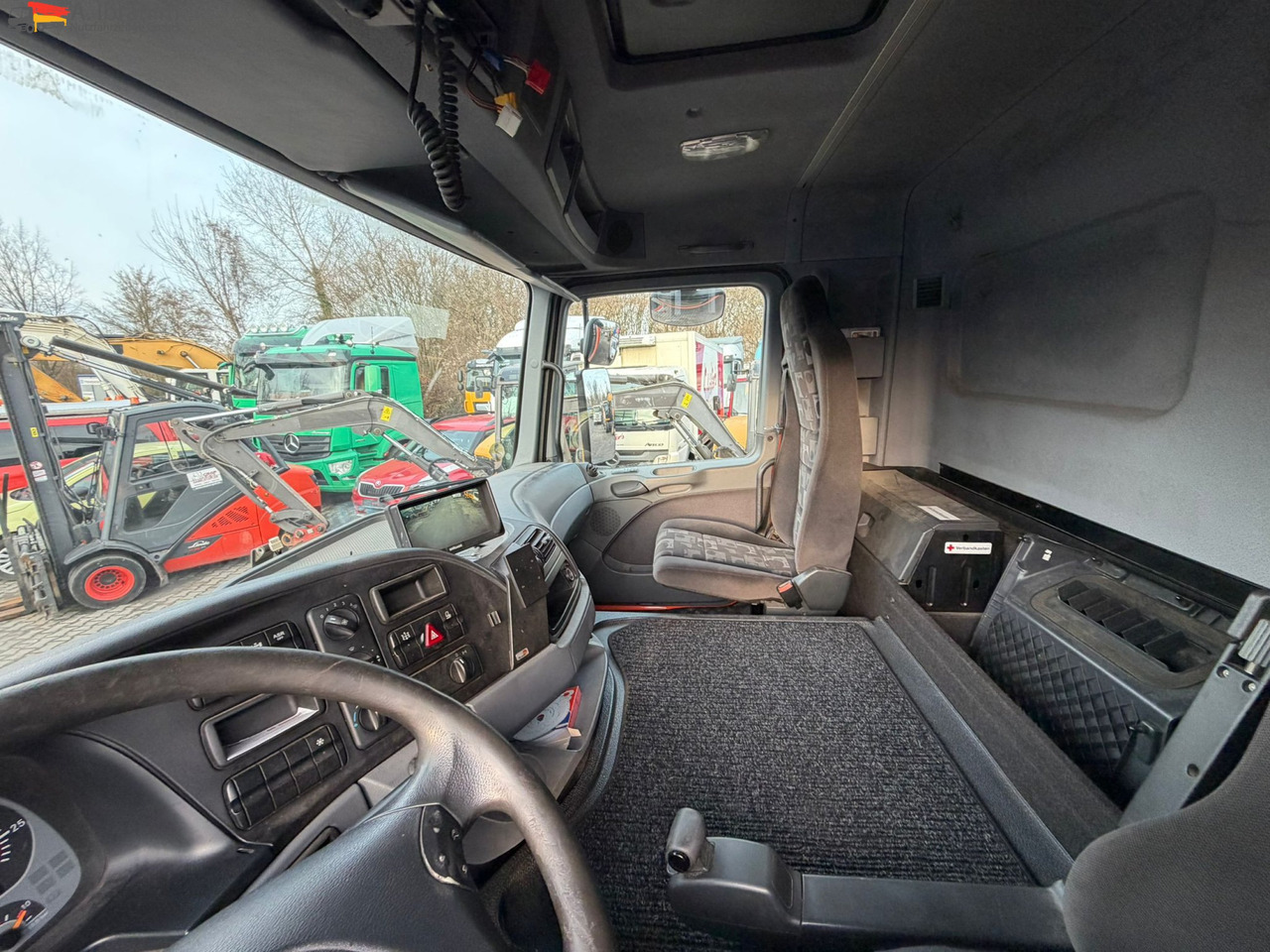 Mercedes-Benz Actros 2532L 6x2 | Lift-Lenkachse | 3 Pedals - Schuifzeilen vrachtwagen: afbeelding 2 Mercedes-Benz Actros 2532L 6x2 | Lift-Lenkachse | 3 Pedals - Schuifzeilen vrachtwagen: afbeelding 2