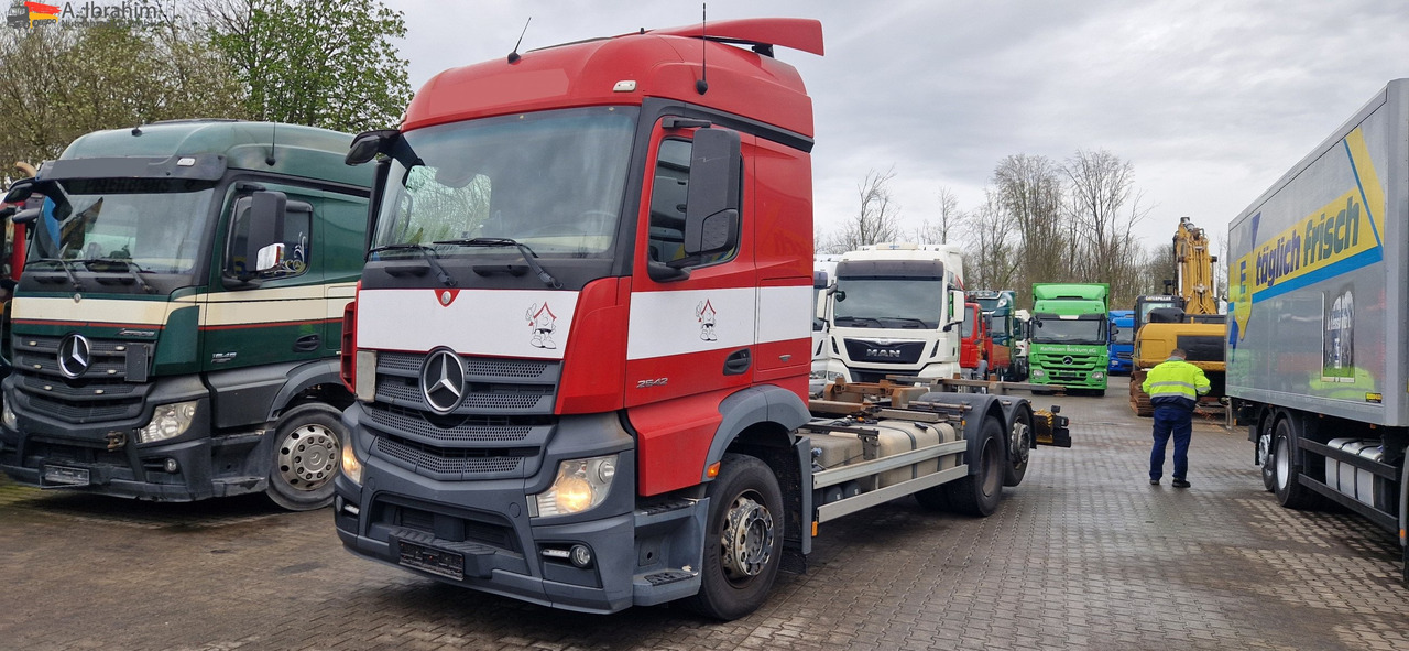 Mercedes-Benz DB 2542 Scheckheft gepflegt bei Mercedes, Euro 5 - Containertransporter/ Wissellaadbak vrachtwagen: afbeelding 1 Mercedes-Benz DB 2542 Scheckheft gepflegt bei Mercedes, Euro 5 - Containertransporter/ Wissellaadbak vrachtwagen: afbeelding 1