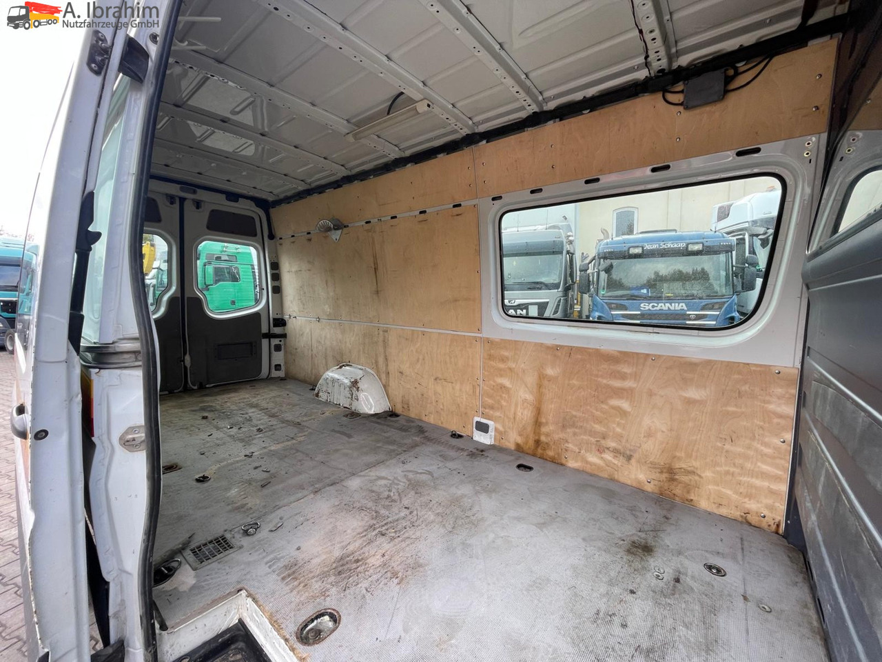 Leasing Mercedes-Benz Sprinter DB 319 CDI Geschlossen Kasten | 15 m³ | V6 | 4.5 m Radstand Mercedes-Benz Sprinter DB 319 CDI Geschlossen Kasten | 15 m³ | V6 | 4.5 m Radstand: afbeelding 6