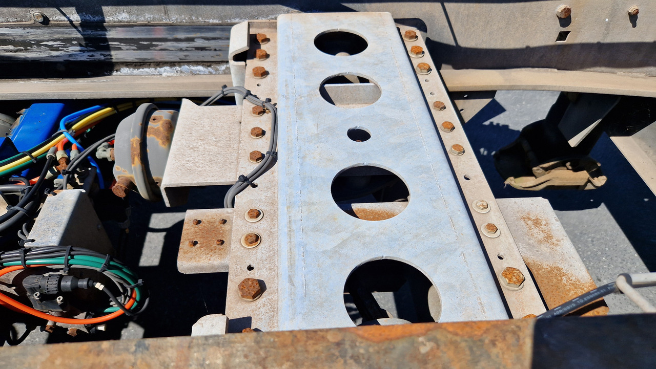 Schmitz SCF 24G Slider - Containertransporter/ Wissellaadbak oplegger: afbeelding 2 Schmitz SCF 24G Slider - Containertransporter/ Wissellaadbak oplegger: afbeelding 2