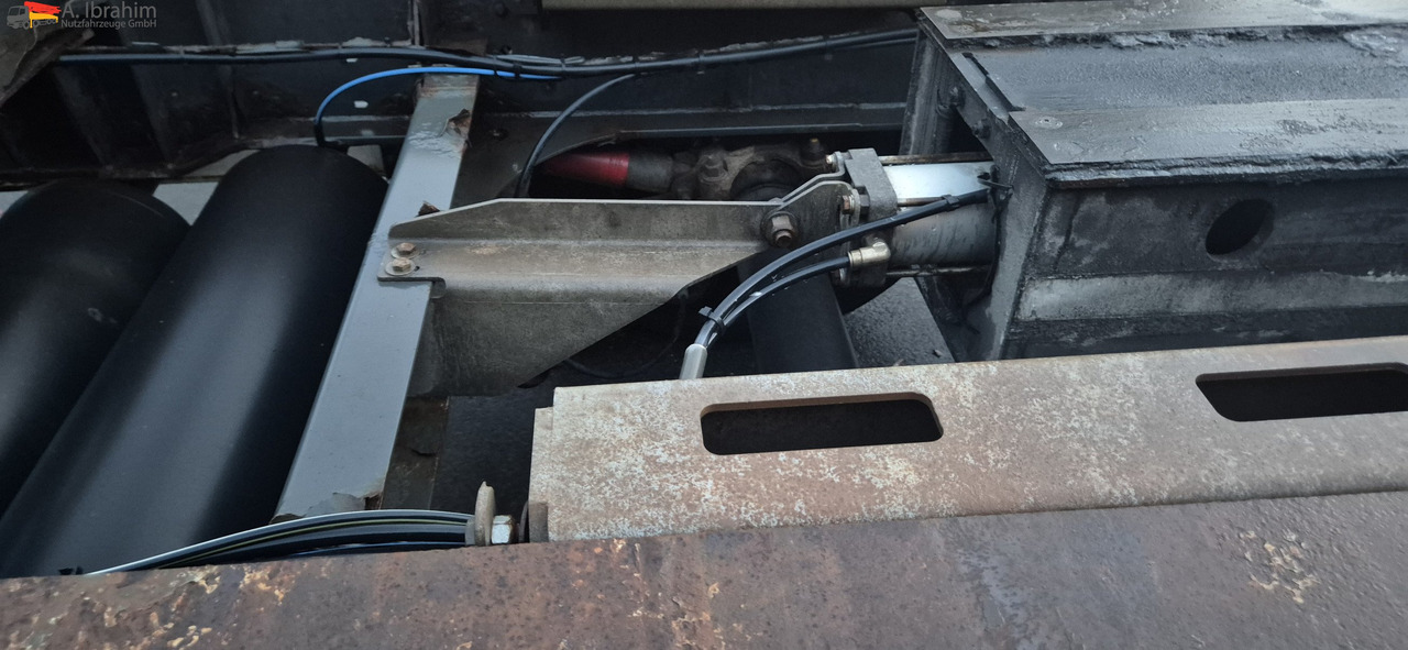 Schmitz SCF24 2x20,30,40,45 ft Multichassis, ausziehbar - Containertransporter/ Wissellaadbak oplegger: afbeelding 5 Schmitz SCF24 2x20,30,40,45 ft Multichassis, ausziehbar - Containertransporter/ Wissellaadbak oplegger: afbeelding 5