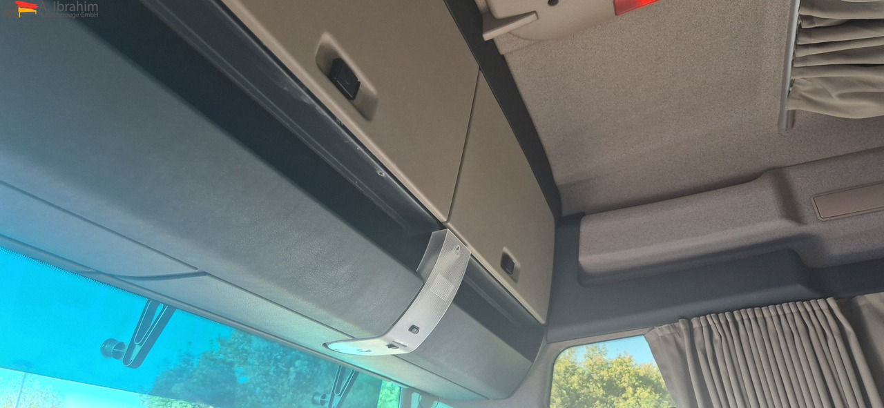 MAN TGX 18.500 Retarder | Standklima | XXL | 2x Tank | LED | deutsches Fahrzeug - Trekker: afbeelding 5 MAN TGX 18.500 Retarder | Standklima | XXL | 2x Tank | LED | deutsches Fahrzeug - Trekker: afbeelding 5