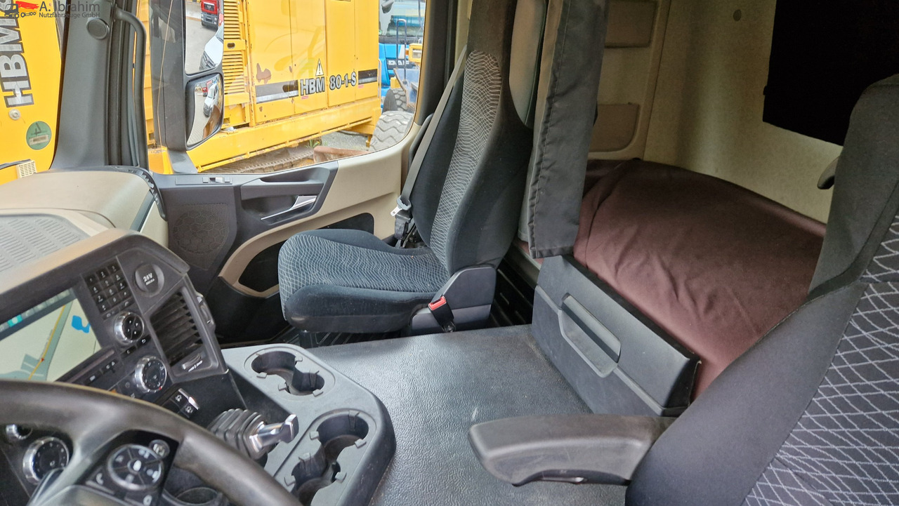 Mercedes-Benz 1840 Actros, 3x vorhanden, identisch deutsche Fahrzeuge einsatzbereit - Trekker: afbeelding 3 Mercedes-Benz 1840 Actros, 3x vorhanden, identisch deutsche Fahrzeuge einsatzbereit - Trekker: afbeelding 3