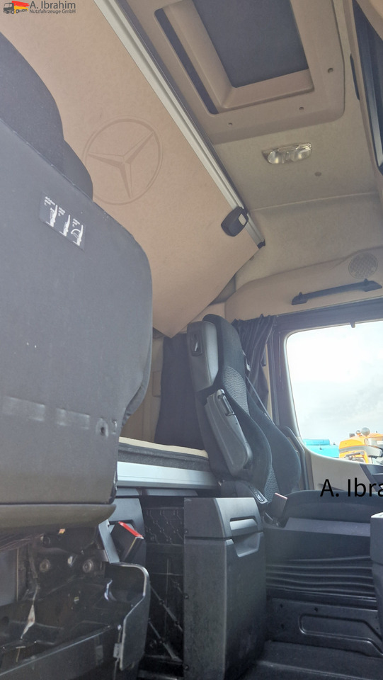 Mercedes-Benz 1842 sehr sauber, deutsches Fahrzeug Retarder, Klima - Trekker: afbeelding 4 Mercedes-Benz 1842 sehr sauber, deutsches Fahrzeug Retarder, Klima - Trekker: afbeelding 4