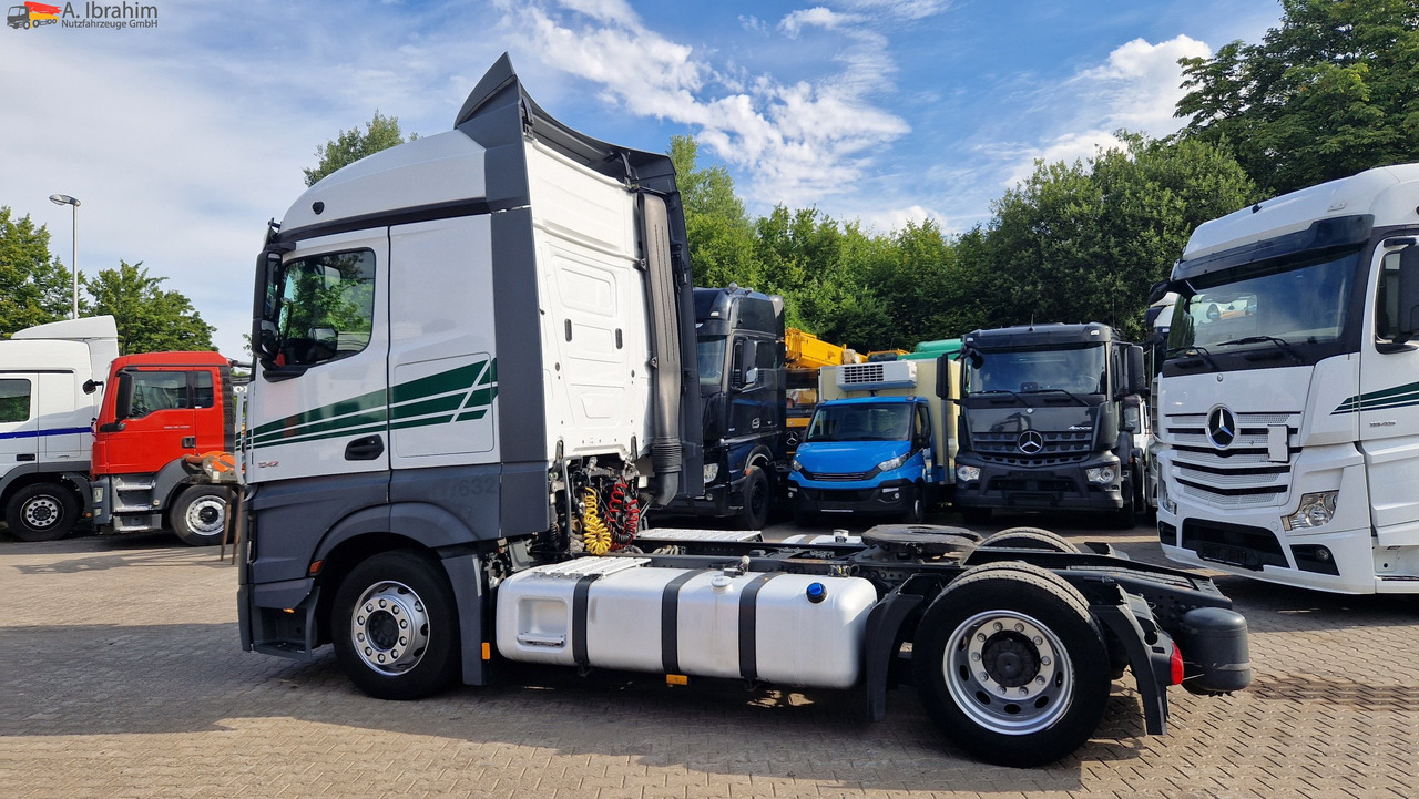 Mercedes-Benz 1842 sehr sauber, deutsches Fahrzeug Retarder, Klima - Trekker: afbeelding 2 Mercedes-Benz 1842 sehr sauber, deutsches Fahrzeug Retarder, Klima - Trekker: afbeelding 2