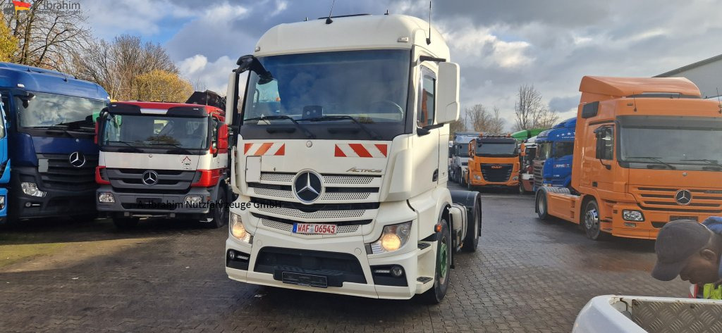 Mercedes-Benz 1843 DB 1843 mit PTU für Kompressor - Trekker: afbeelding 1 Mercedes-Benz 1843 DB 1843 mit PTU für Kompressor - Trekker: afbeelding 1