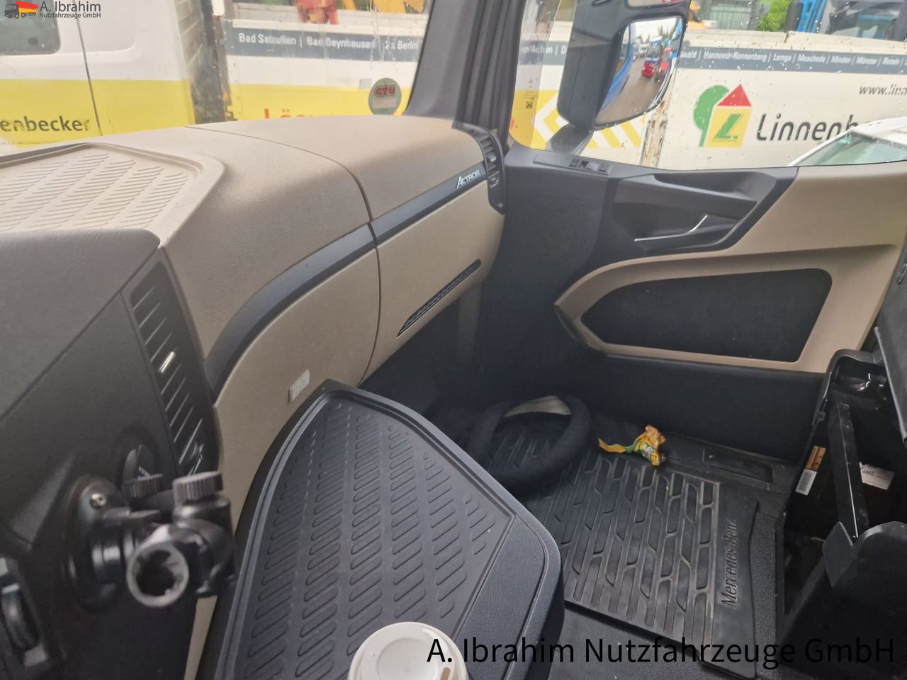 Mercedes-Benz 1845 Retarder Klima, Kühlschrank deutsches Fahrzeug - Trekker: afbeelding 5 Mercedes-Benz 1845 Retarder Klima, Kühlschrank deutsches Fahrzeug - Trekker: afbeelding 5
