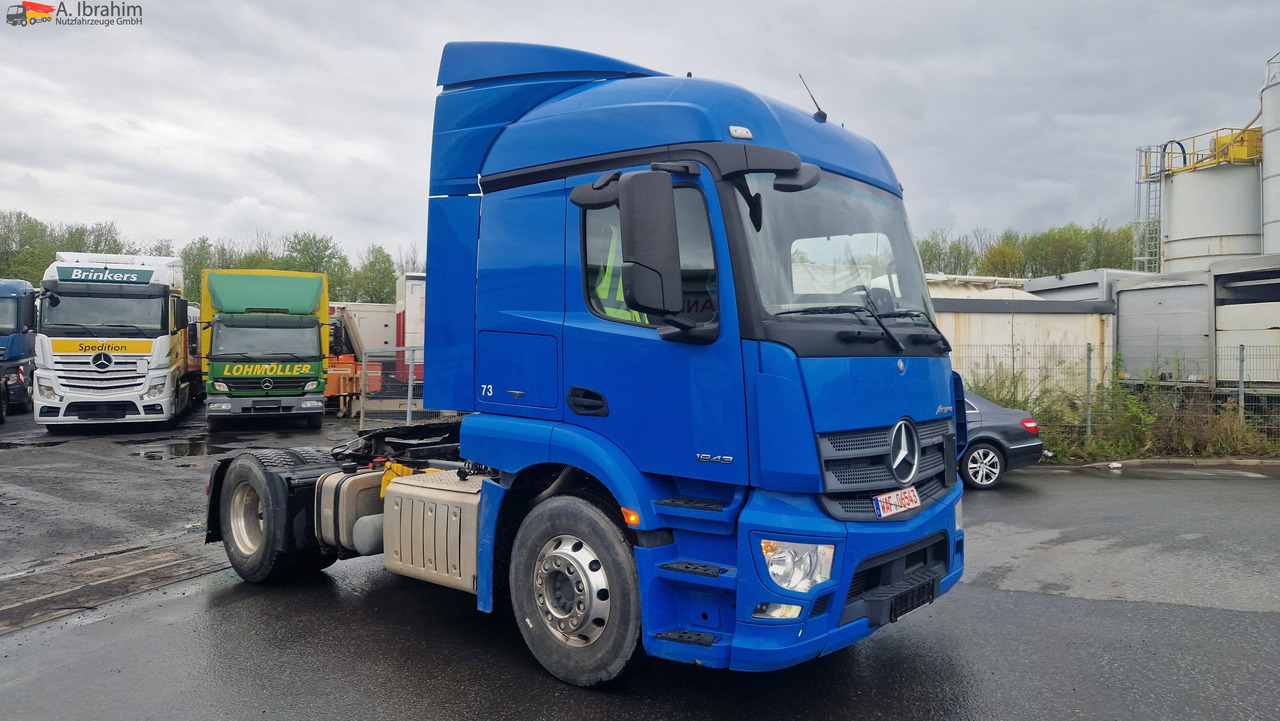 Trekker Mercedes-Benz DB 1843 Retarder Kipphydraulik Actros, sehr sauber, Alufelgen: afbeelding 9 Trekker Mercedes-Benz DB 1843 Retarder Kipphydraulik Actros, sehr sauber, Alufelgen: afbeelding 9