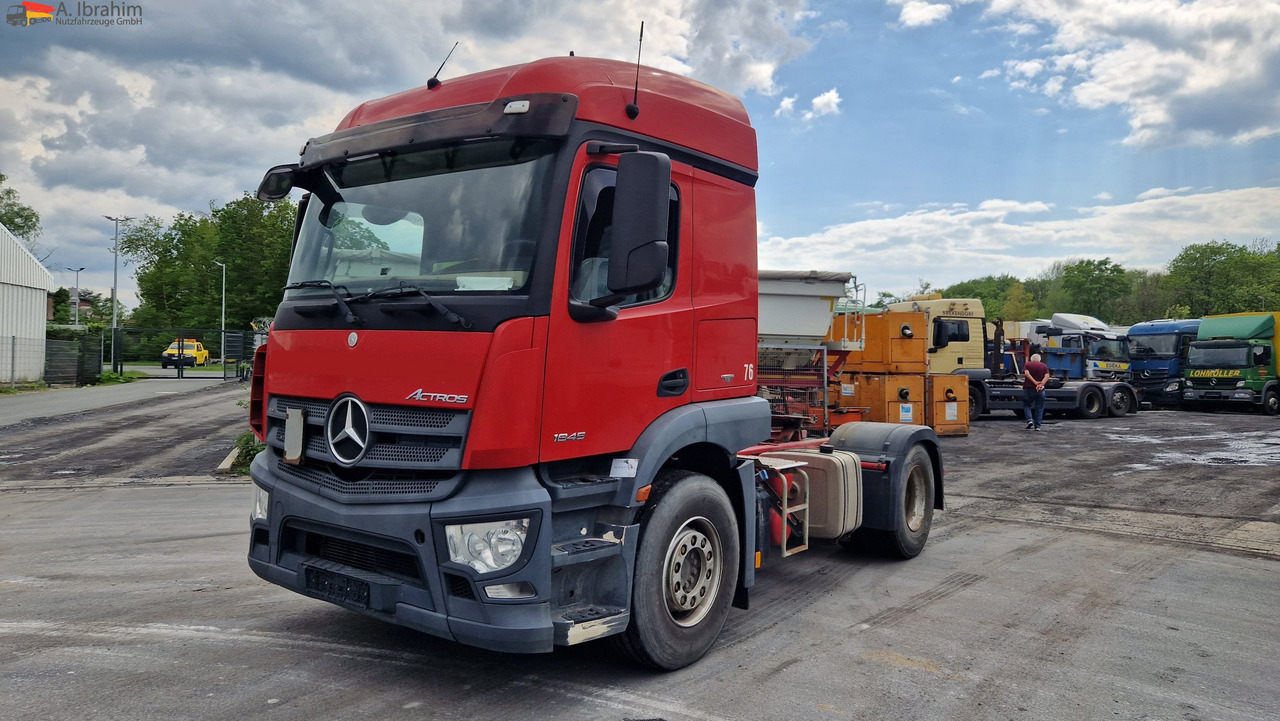 Mercedes-Benz DB 1843 Retarder Kipphydraulik - Trekker: afbeelding 1 Mercedes-Benz DB 1843 Retarder Kipphydraulik - Trekker: afbeelding 1