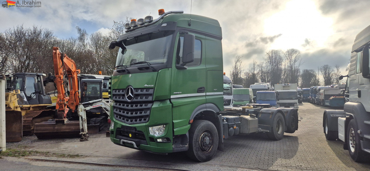 Mercedes-Benz DB 2853 4x4x2H Retarder - Trekker: afbeelding 1 Mercedes-Benz DB 2853 4x4x2H Retarder - Trekker: afbeelding 1