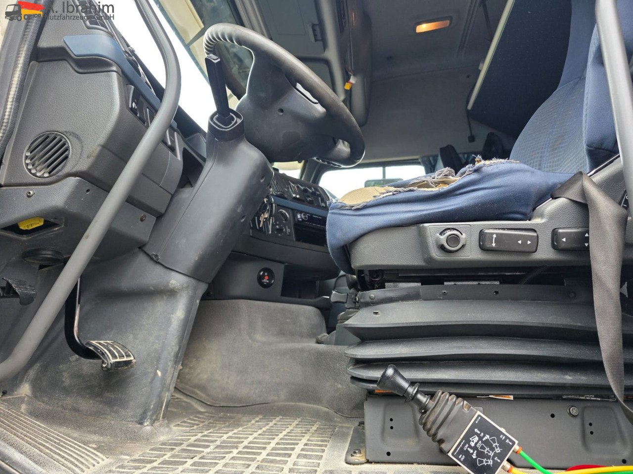 Volvo FH 520 | 6x4 | V8 | Kipphydraulik | Blatt Blatt | Schaltgetriebe | Klima | Trommelbremse | 3 Pedals - Trekker: afbeelding 3 Volvo FH 520 | 6x4 | V8 | Kipphydraulik | Blatt Blatt | Schaltgetriebe | Klima | Trommelbremse | 3 Pedals - Trekker: afbeelding 3