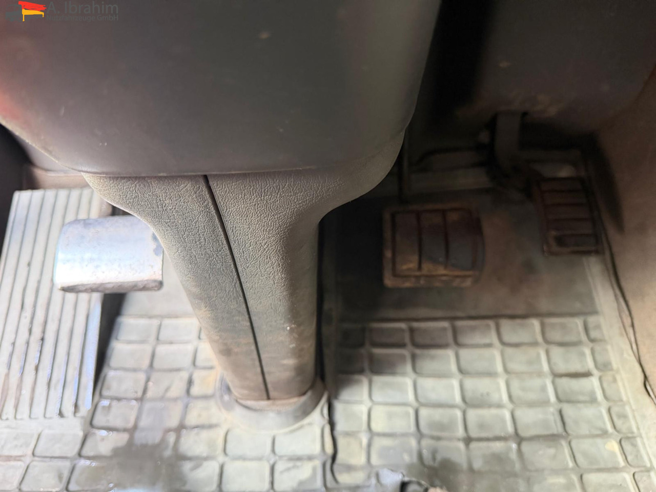 Volvo FH12-420 8x2 Fahrzeugpapiere Schweiz - Haakarmsysteem vrachtwagen: afbeelding 2 Volvo FH12-420 8x2 Fahrzeugpapiere Schweiz - Haakarmsysteem vrachtwagen: afbeelding 2