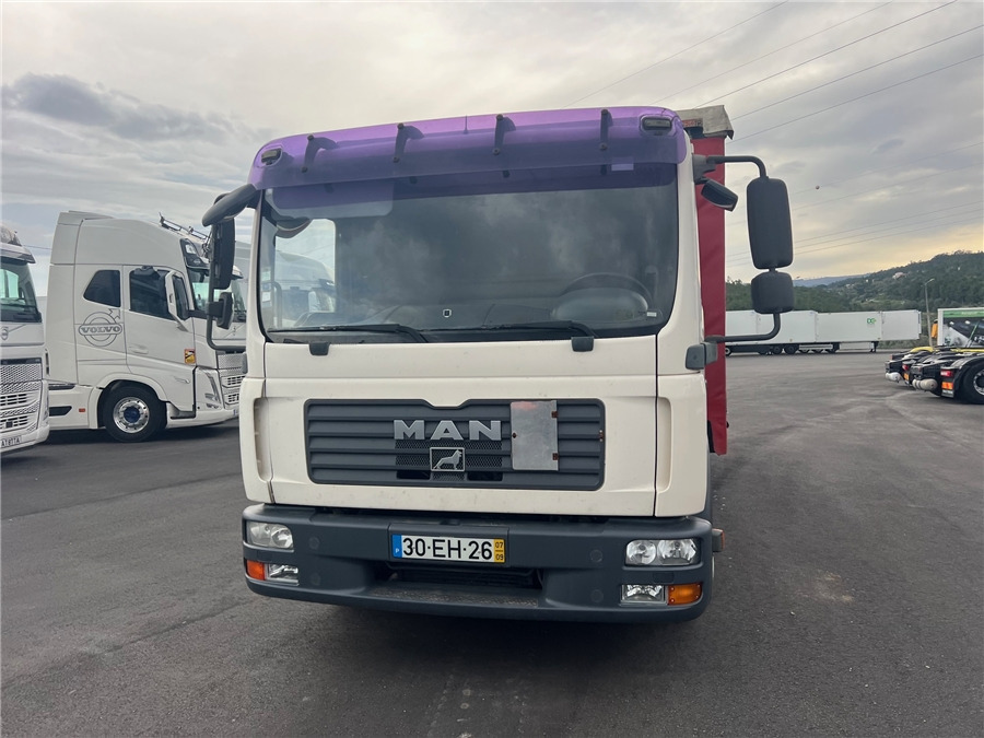 MAN TGL 12.210 - Schuifzeilen vrachtwagen: afbeelding 2 MAN TGL 12.210 - Schuifzeilen vrachtwagen: afbeelding 2