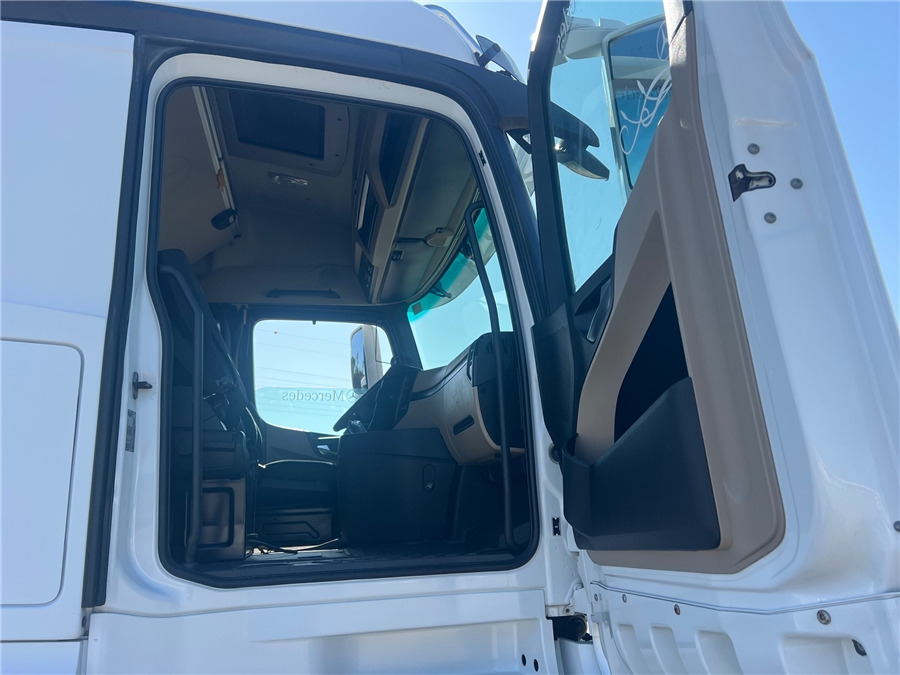 Trekker MERCEDES-BENZ ACTROS 1845 LS: afbeelding 12