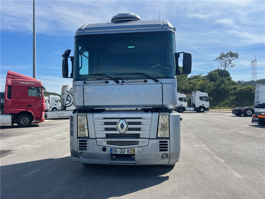 Renault AE 440 / MANUAL GEARBOX - Trekker: afbeelding 2 Renault AE 440 / MANUAL GEARBOX - Trekker: afbeelding 2