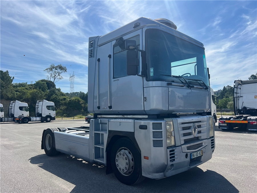 Renault AE 440 / MANUAL GEARBOX - Trekker: afbeelding 3 Renault AE 440 / MANUAL GEARBOX - Trekker: afbeelding 3