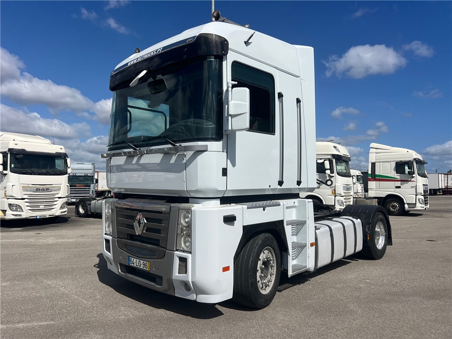 Renault AE 440 - Trekker: afbeelding 1 Renault AE 440 - Trekker: afbeelding 1