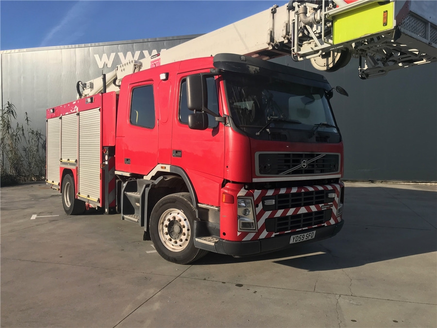 Volvo FM 340 FIRE TRUCK - Brandweerwagen: afbeelding 2 Volvo FM 340 FIRE TRUCK - Brandweerwagen: afbeelding 2
