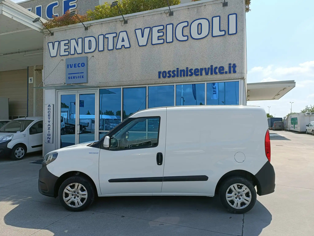 FIAT DOBLO CARGO 1.3 MJT SX - Gesloten bestelwagen: afbeelding 2 FIAT DOBLO CARGO 1.3 MJT SX - Gesloten bestelwagen: afbeelding 2
