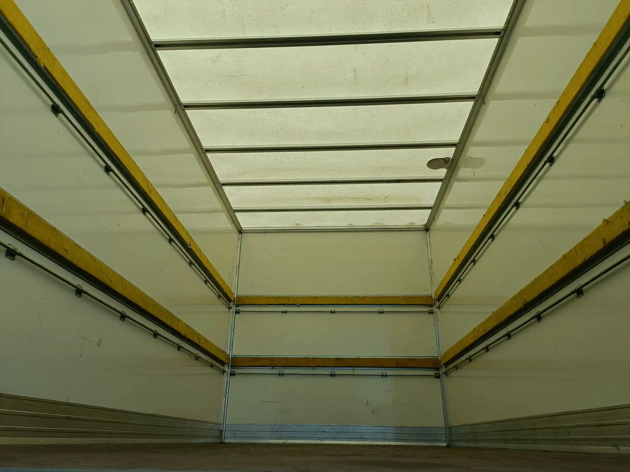 FURGONATURA BOX IDEALE PER IVECO DAILY - Gesloten laadbak: afbeelding 3 FURGONATURA BOX IDEALE PER IVECO DAILY - Gesloten laadbak: afbeelding 3