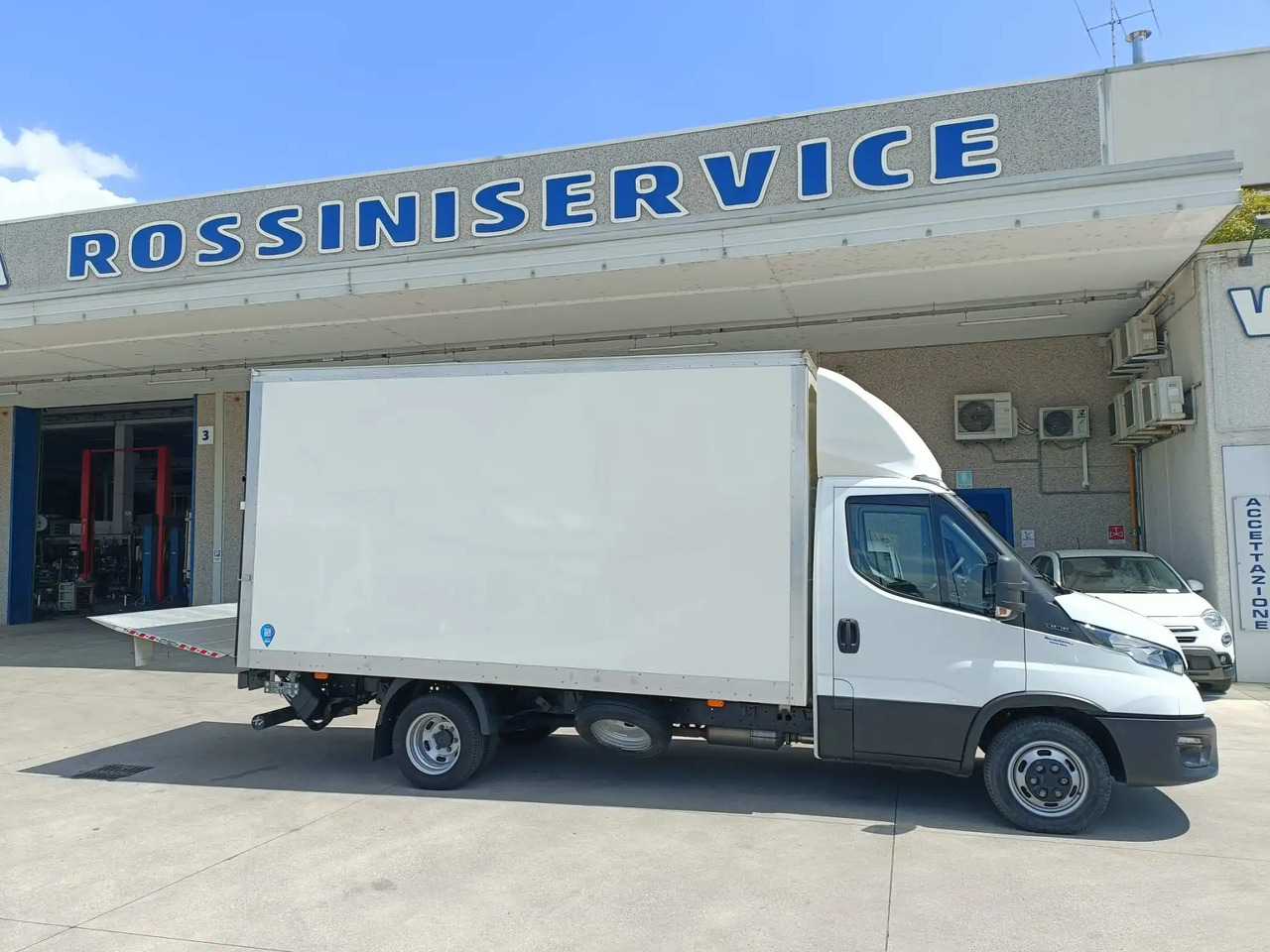 FURGONATURA BOX IDEALE PER IVECO DAILY - Gesloten laadbak: afbeelding 2 FURGONATURA BOX IDEALE PER IVECO DAILY - Gesloten laadbak: afbeelding 2