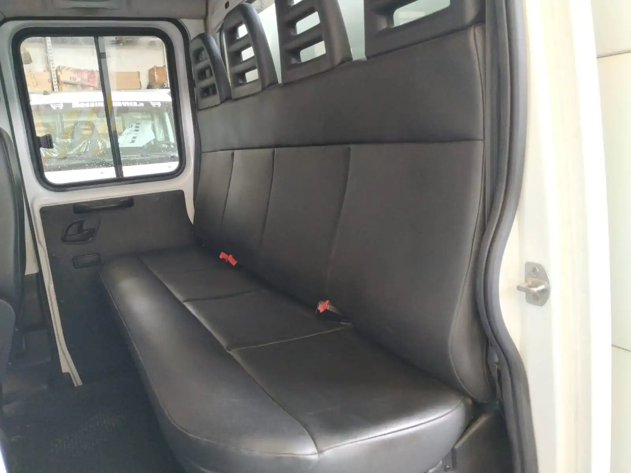 Leasing  IVECO DAILY 35C16 6 POSTI 3000 CC IVECO DAILY 35C16 6 POSTI 3000 CC: afbeelding 12