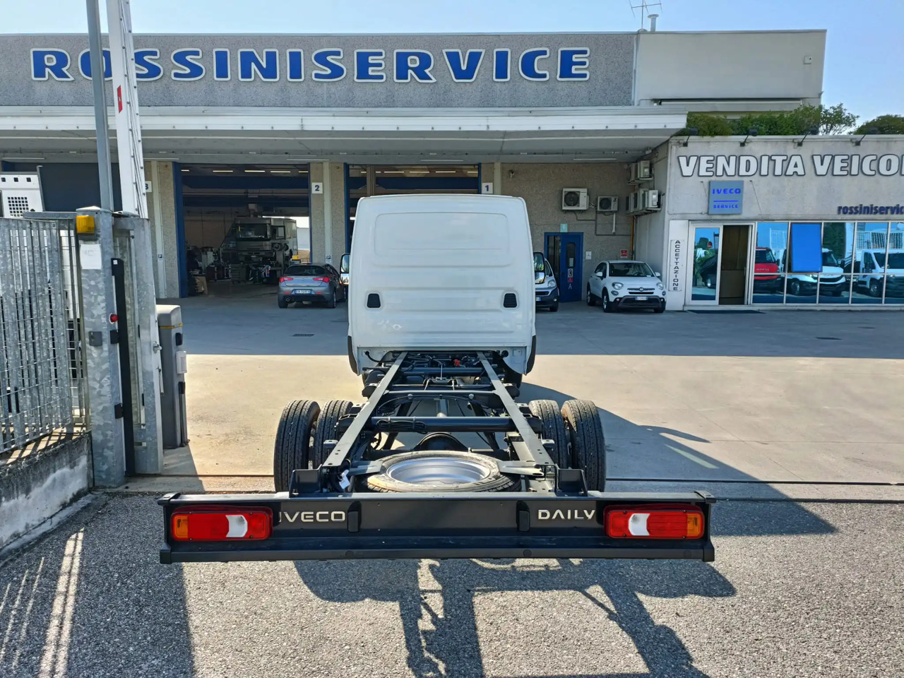 IVECO DAILY 60C18 A TELAIO KM 0 - Chassis vrachtwagen: afbeelding 3 IVECO DAILY 60C18 A TELAIO KM 0 - Chassis vrachtwagen: afbeelding 3