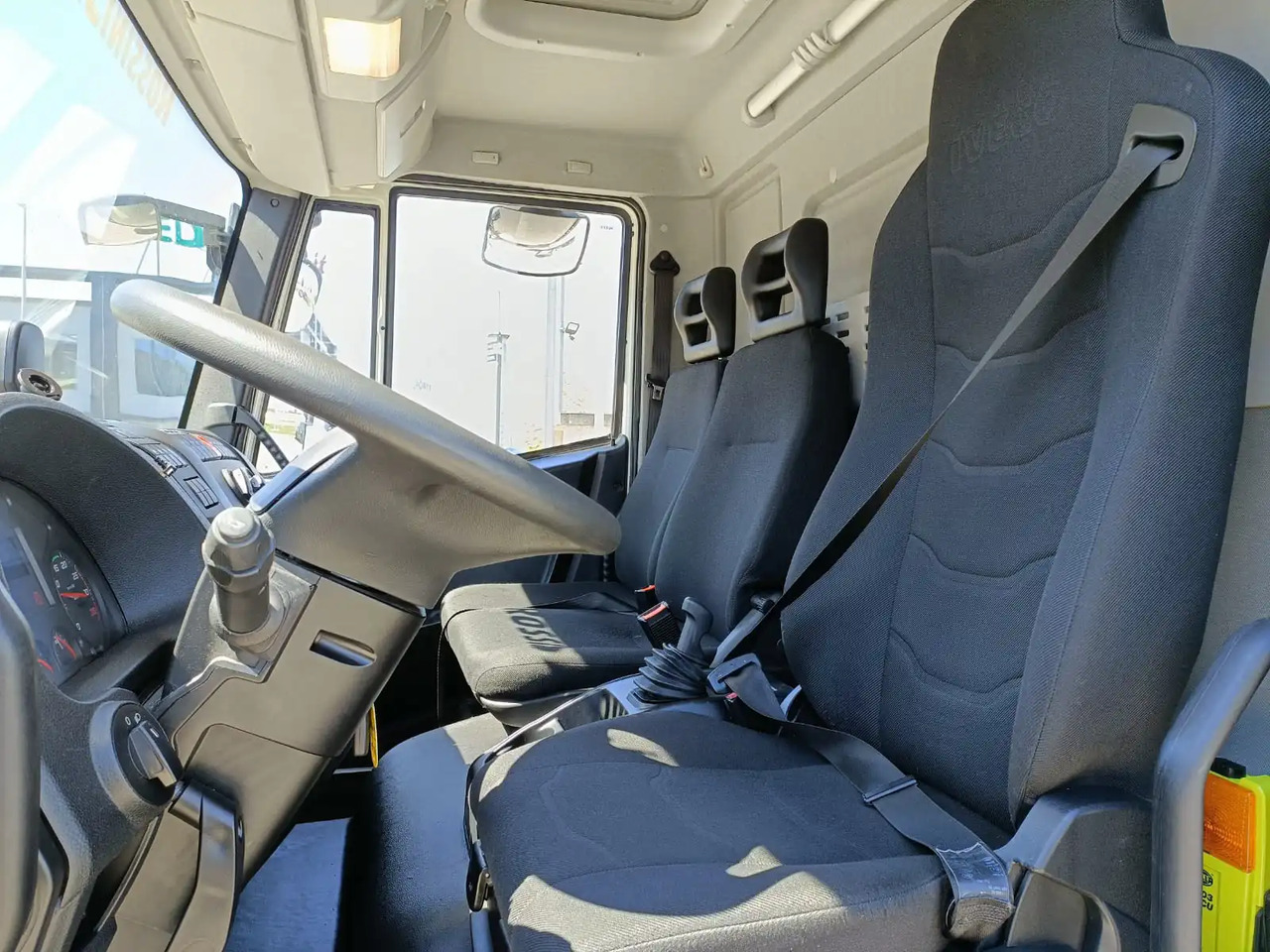 Kipper vrachtwagen IVECO EUROCARGO 75E16: afbeelding 12