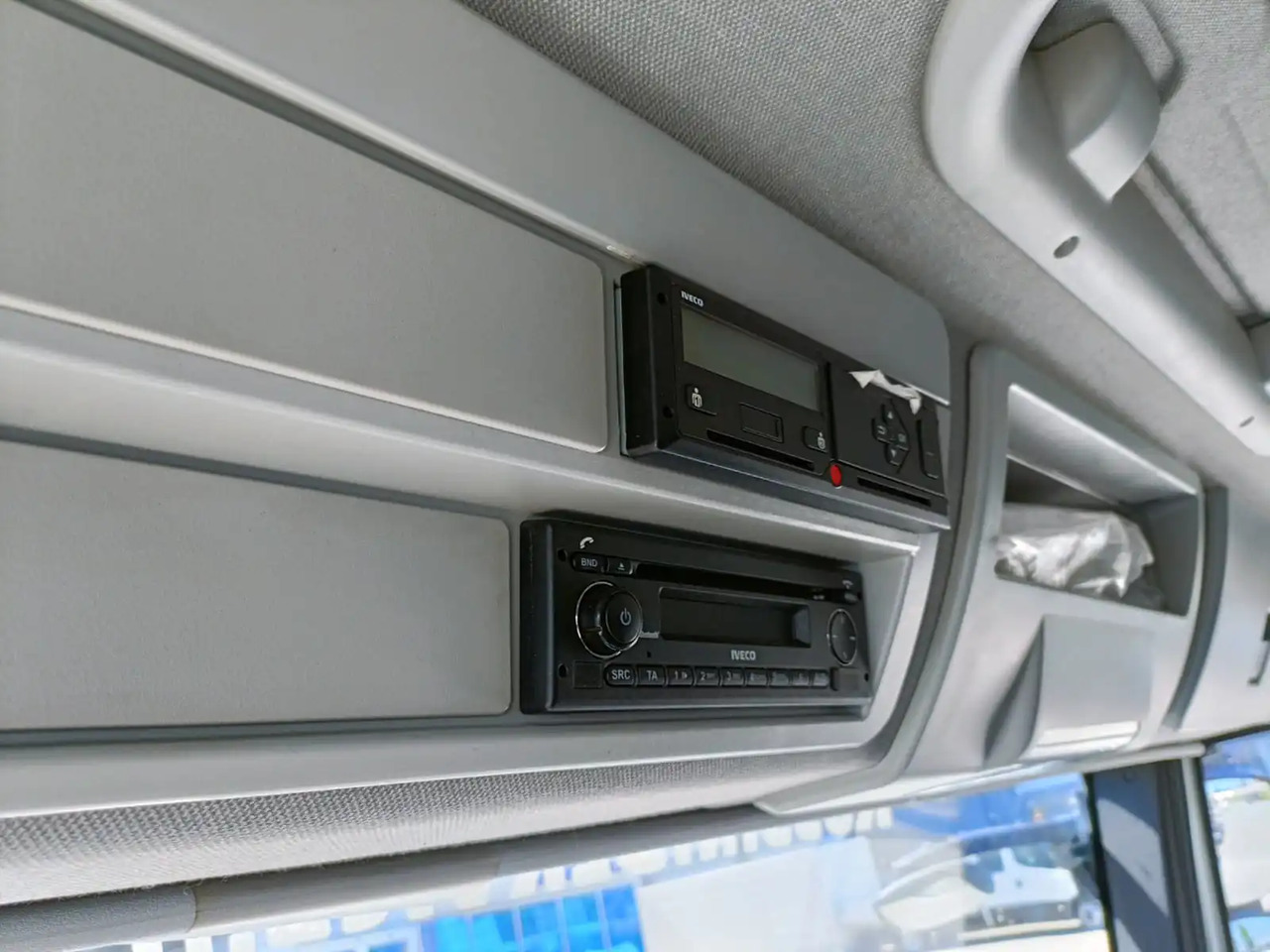 Kipper vrachtwagen IVECO EUROCARGO 75E16: afbeelding 14